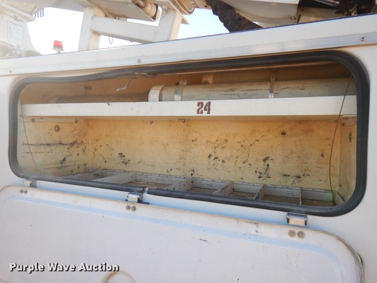 image for item FW9875 2009 Freightliner Business Class M2  bucket truck