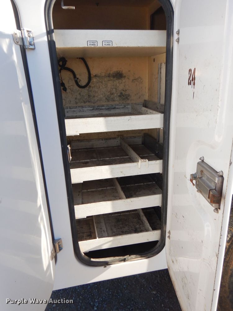 image for item FW9875 2009 Freightliner Business Class M2  bucket truck