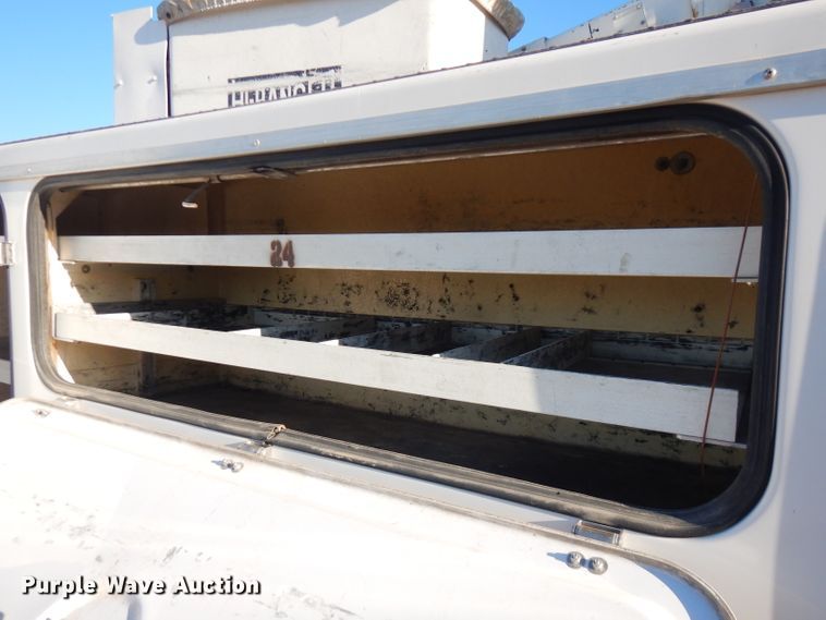 image for item FW9875 2009 Freightliner Business Class M2  bucket truck