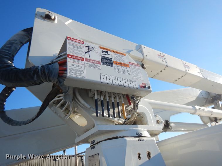 image for item FW9875 2009 Freightliner Business Class M2  bucket truck