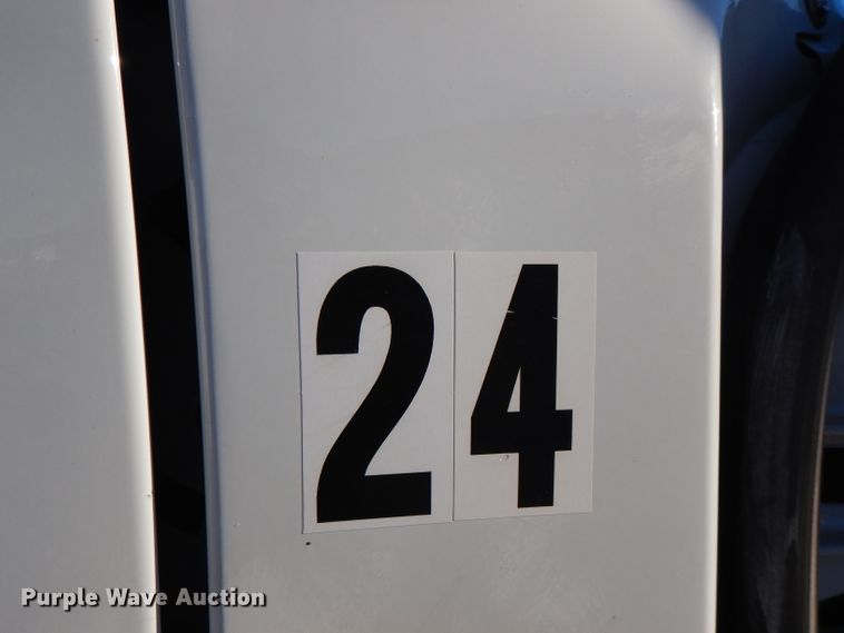 image for item FW9875 2009 Freightliner Business Class M2  bucket truck