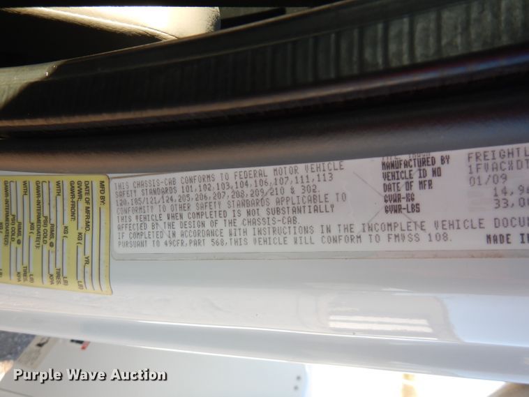 image for item FW9875 2009 Freightliner Business Class M2  bucket truck