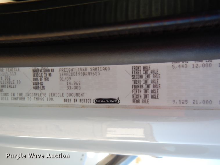 image for item FW9875 2009 Freightliner Business Class M2  bucket truck