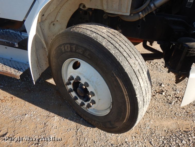 image for item FW9875 2009 Freightliner Business Class M2  bucket truck