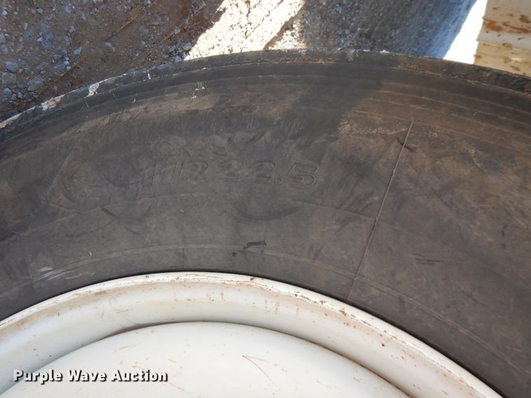 image for item FW9875 2009 Freightliner Business Class M2  bucket truck