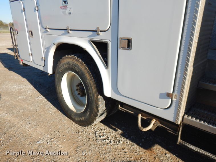 image for item FW9875 2009 Freightliner Business Class M2  bucket truck