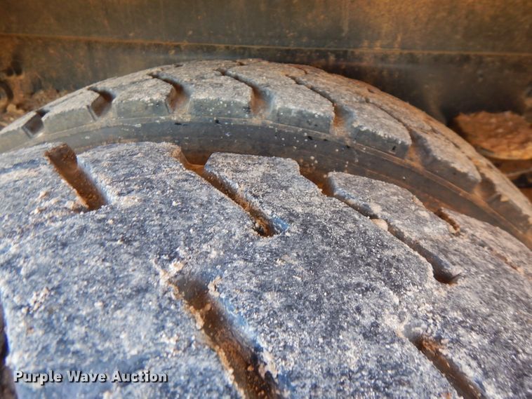 image for item FW9875 2009 Freightliner Business Class M2  bucket truck