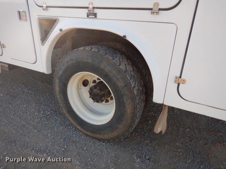 image for item FW9875 2009 Freightliner Business Class M2  bucket truck