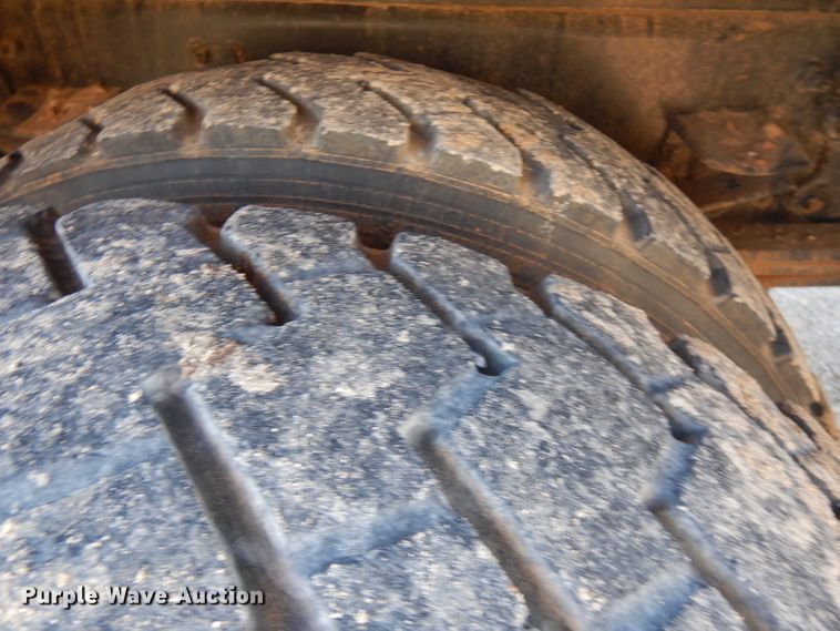 image for item FW9875 2009 Freightliner Business Class M2  bucket truck