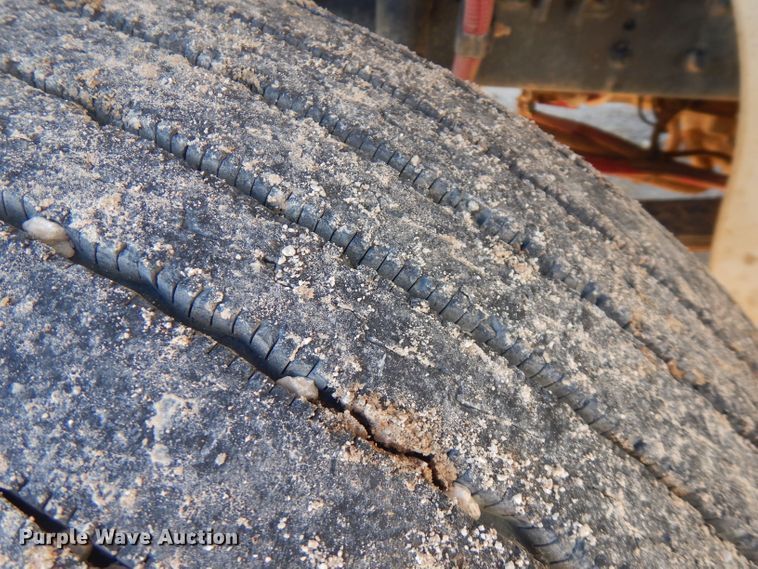 image for item FW9875 2009 Freightliner Business Class M2  bucket truck