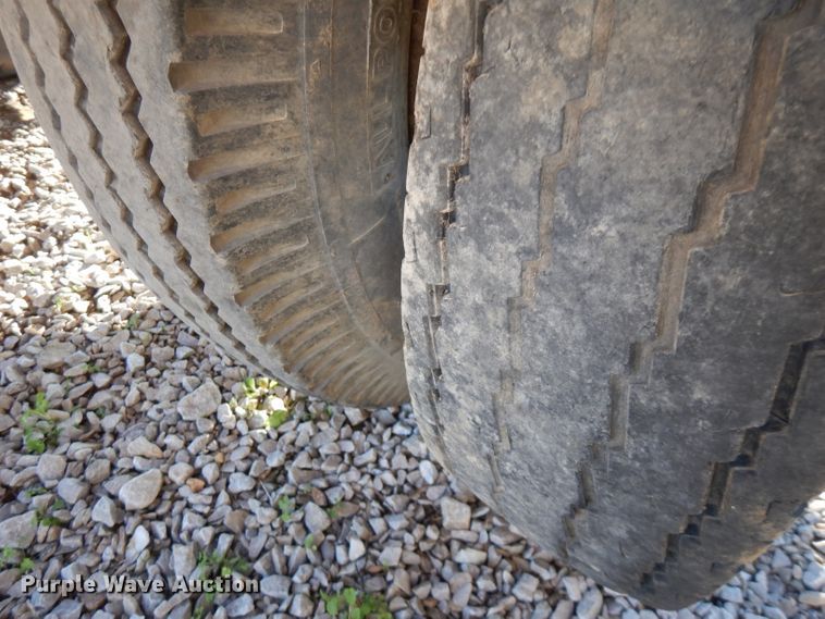 image for item FW9876 1988 Butler pole trailer