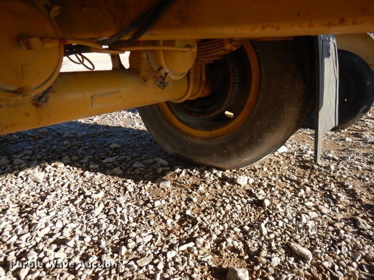 image for item FW9876 1988 Butler pole trailer