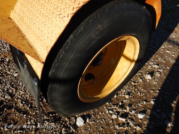 image for item FW9876 1988 Butler pole trailer