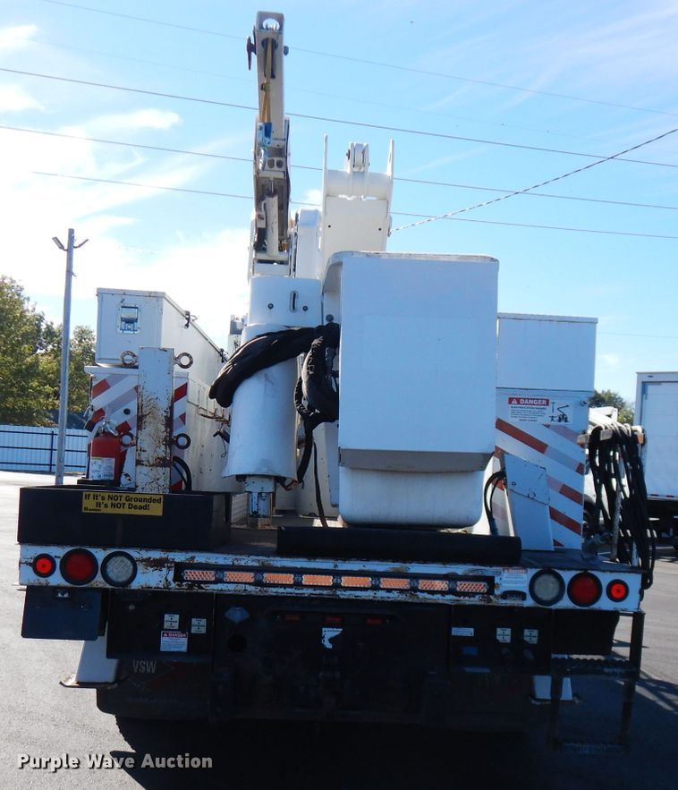 image for item FW9877 2010 Ford F750 Super Duty  bucket truck