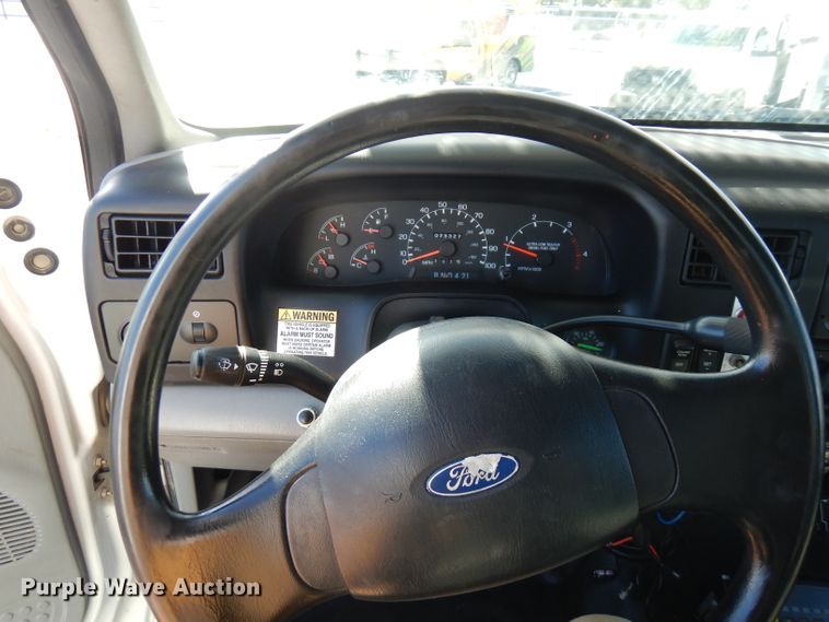 image for item FW9877 2010 Ford F750 Super Duty  bucket truck