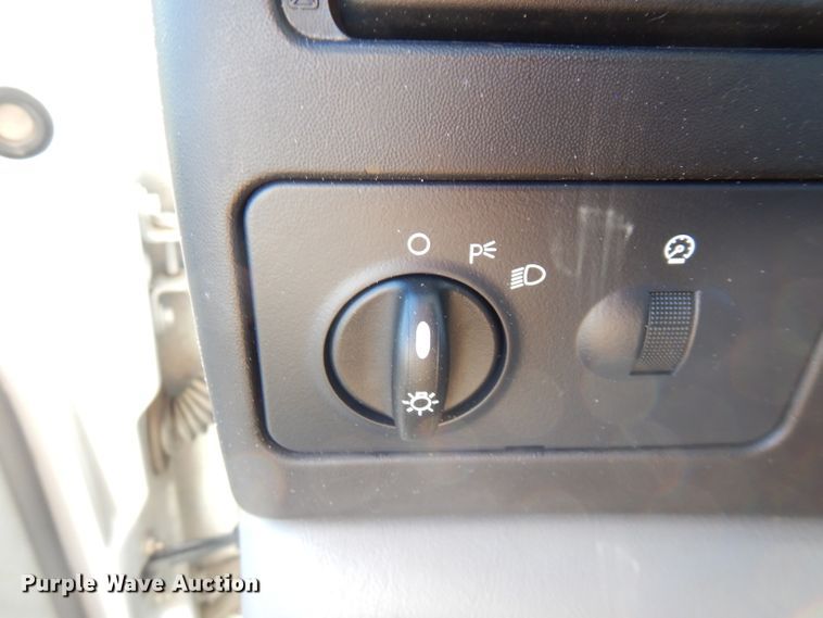 image for item FW9877 2010 Ford F750 Super Duty  bucket truck