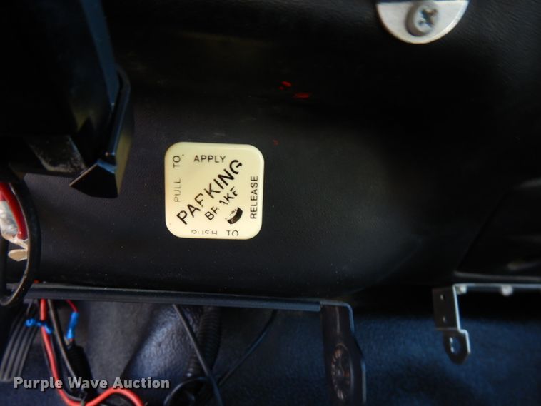 image for item FW9877 2010 Ford F750 Super Duty  bucket truck