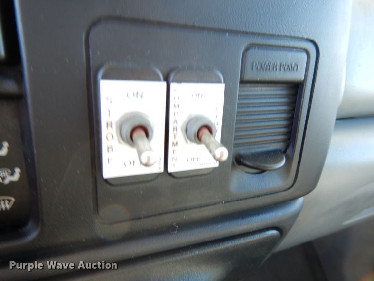 image for item FW9877 2010 Ford F750 Super Duty  bucket truck