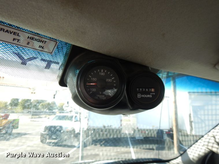 image for item FW9877 2010 Ford F750 Super Duty  bucket truck