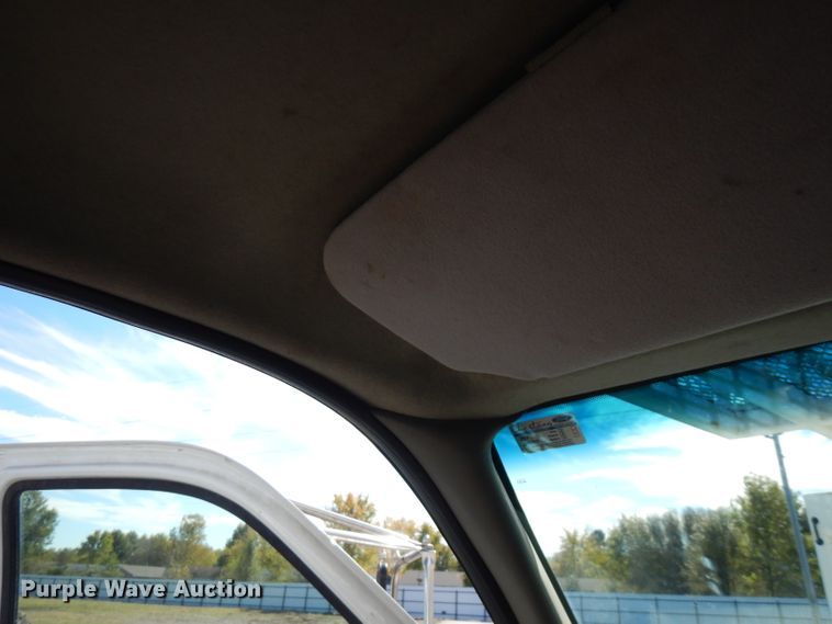 image for item FW9877 2010 Ford F750 Super Duty  bucket truck