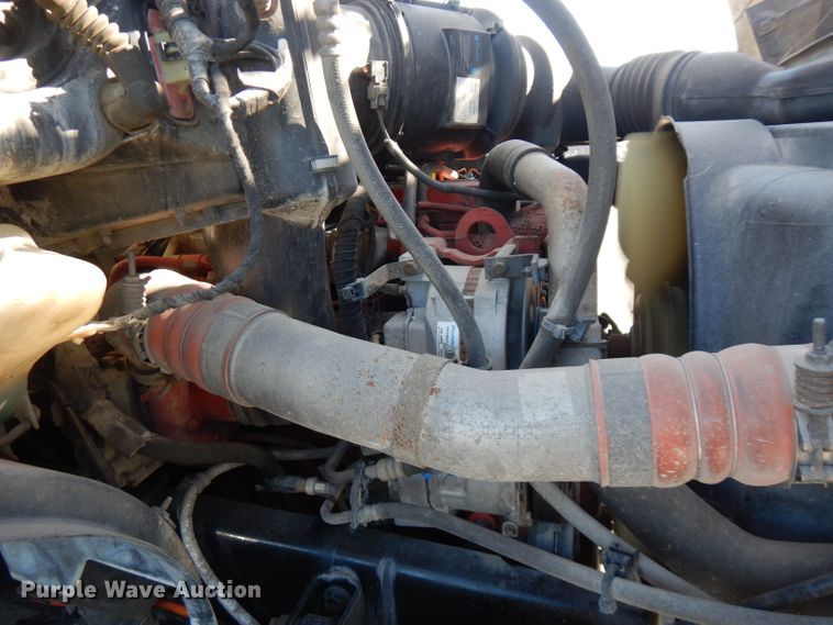 image for item FW9877 2010 Ford F750 Super Duty  bucket truck