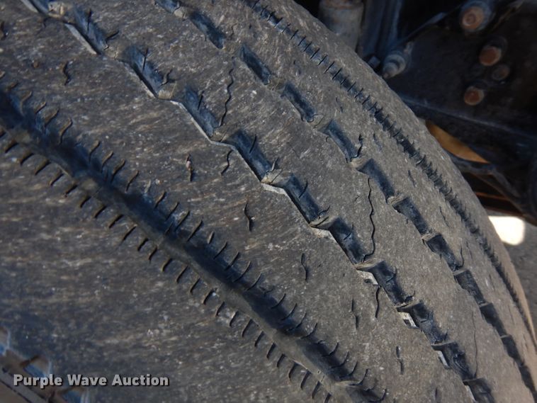 image for item FW9877 2010 Ford F750 Super Duty  bucket truck