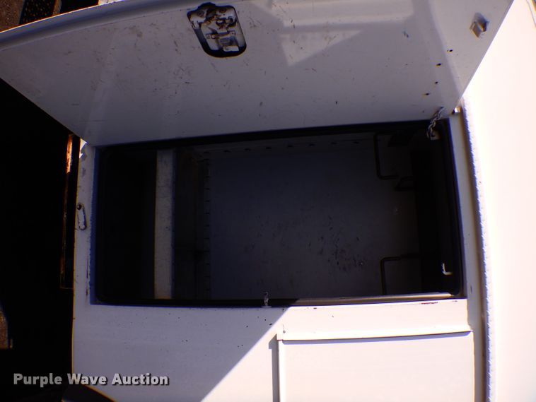 image for item FW9877 2010 Ford F750 Super Duty  bucket truck