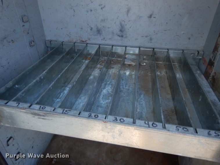 image for item FW9877 2010 Ford F750 Super Duty  bucket truck