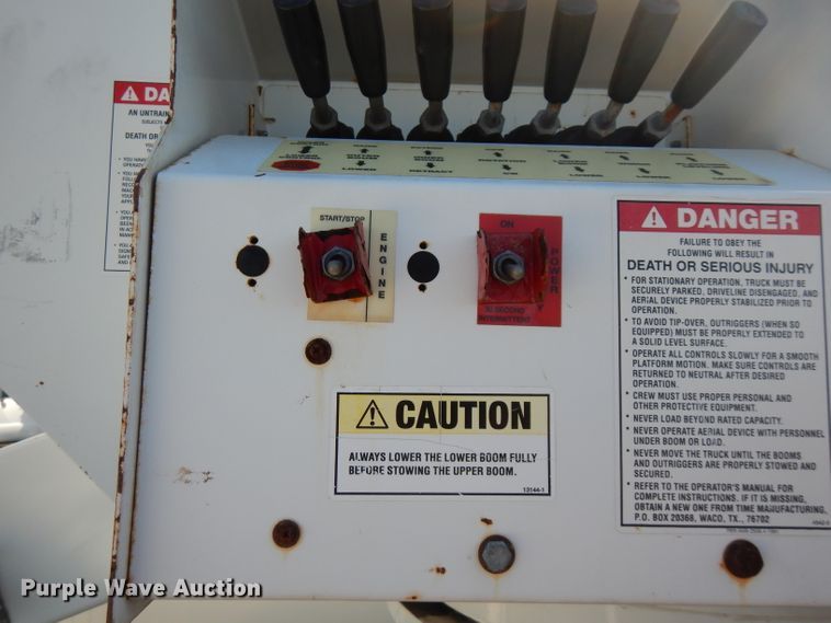 image for item FW9877 2010 Ford F750 Super Duty  bucket truck