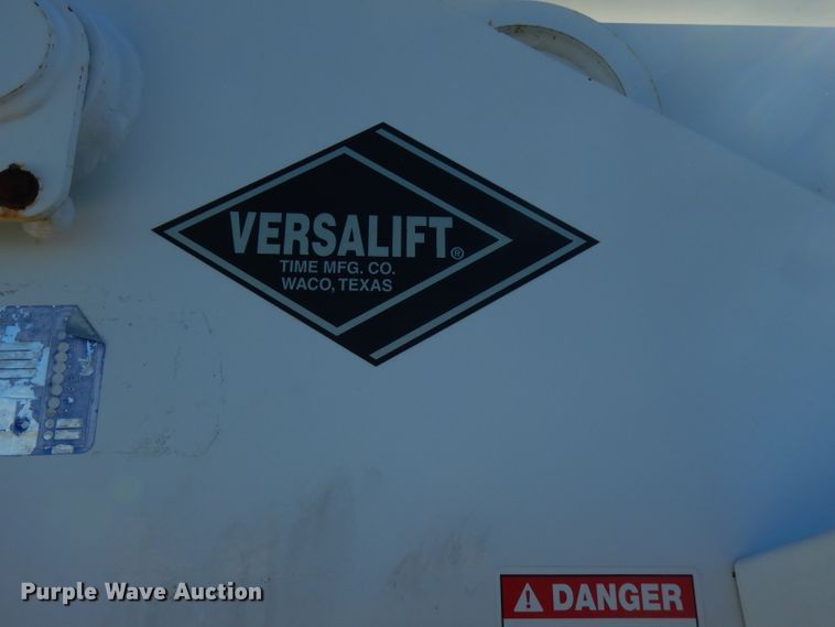 image for item FW9877 2010 Ford F750 Super Duty  bucket truck