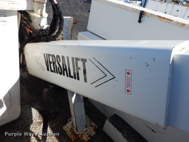 image for item FW9877 2010 Ford F750 Super Duty  bucket truck