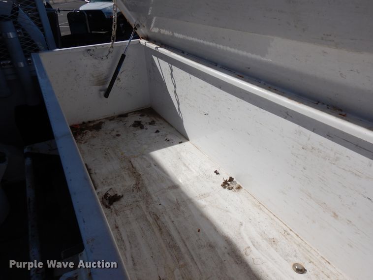 image for item FW9877 2010 Ford F750 Super Duty  bucket truck