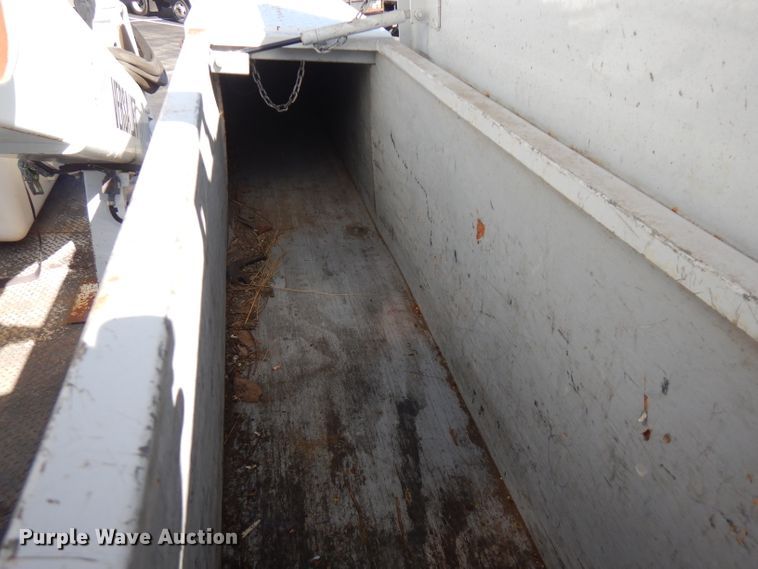 image for item FW9877 2010 Ford F750 Super Duty  bucket truck