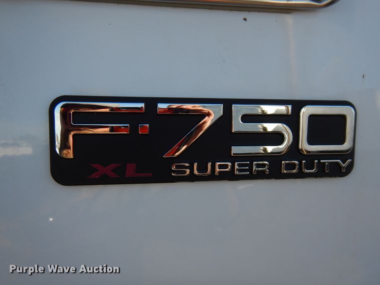 image for item FW9877 2010 Ford F750 Super Duty  bucket truck