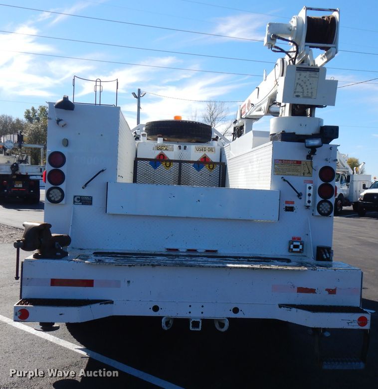 image for item FW9880 2008 Ford F750 Super Duty  service truck with crane