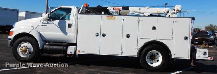 image for item FW9880 2008 Ford F750 Super Duty  service truck with crane