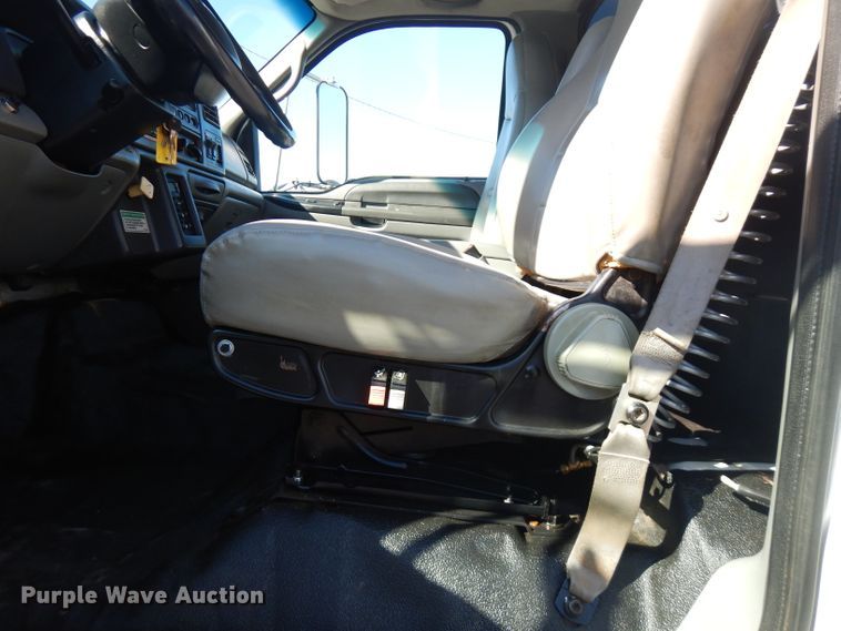 image for item FW9880 2008 Ford F750 Super Duty  service truck with crane