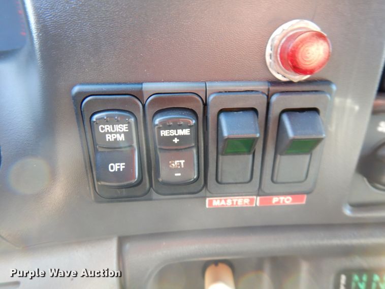 image for item FW9880 2008 Ford F750 Super Duty  service truck with crane