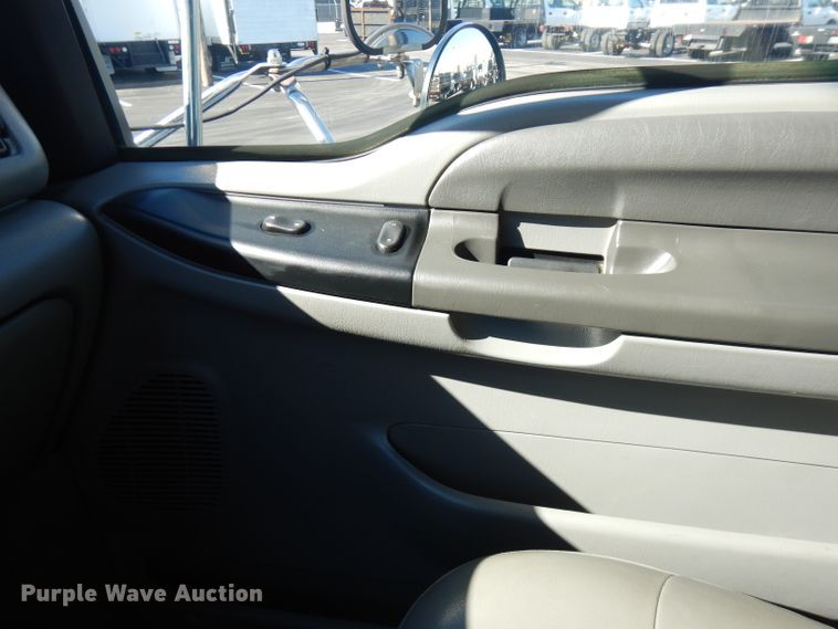 image for item FW9880 2008 Ford F750 Super Duty  service truck with crane