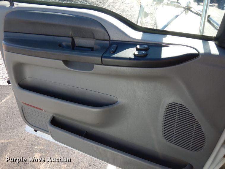 image for item FW9880 2008 Ford F750 Super Duty  service truck with crane