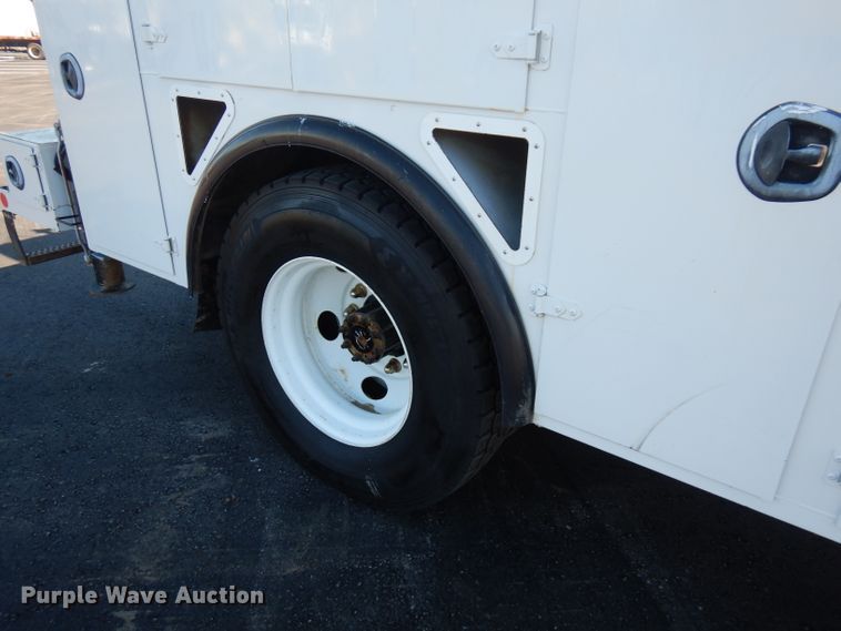 image for item FW9880 2008 Ford F750 Super Duty  service truck with crane