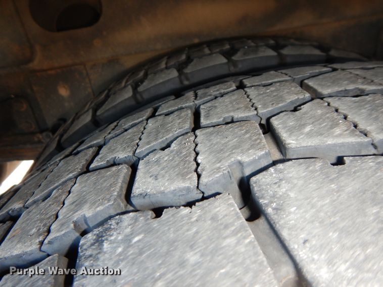 image for item FW9880 2008 Ford F750 Super Duty  service truck with crane