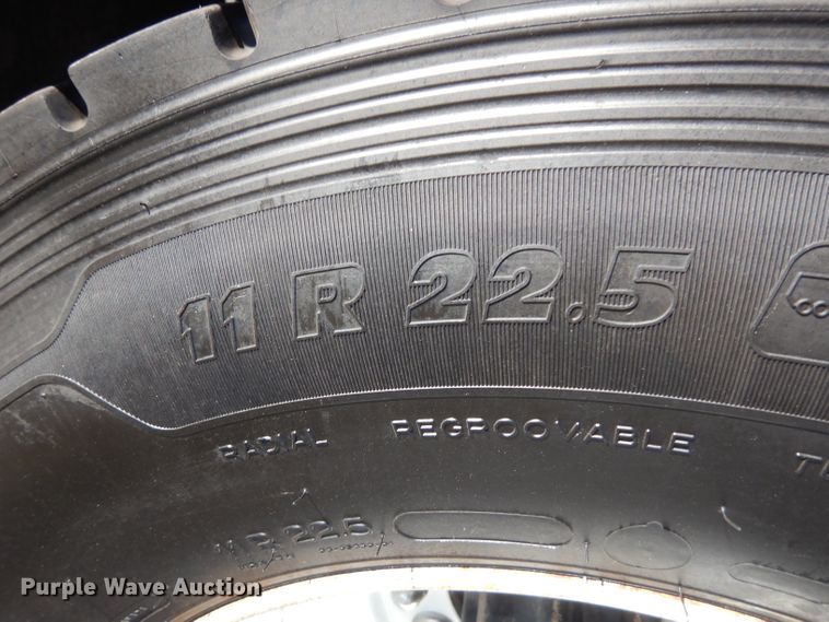 image for item FW9880 2008 Ford F750 Super Duty  service truck with crane