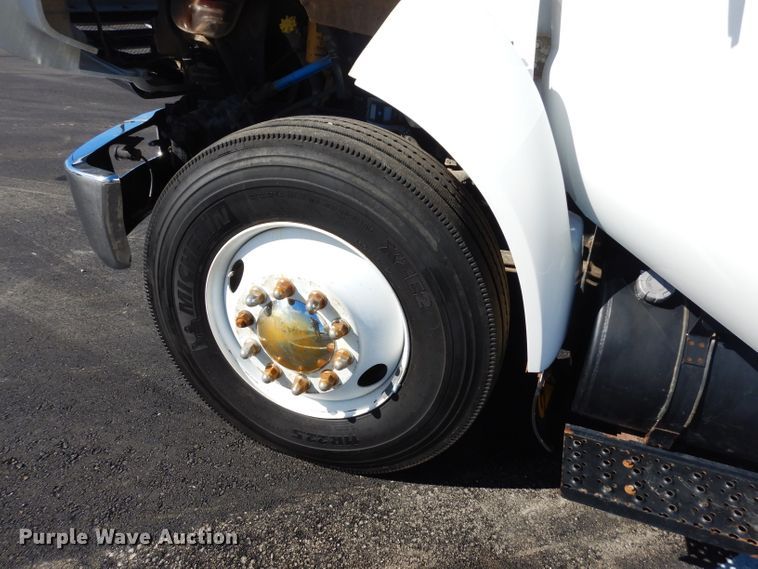 image for item FW9880 2008 Ford F750 Super Duty  service truck with crane