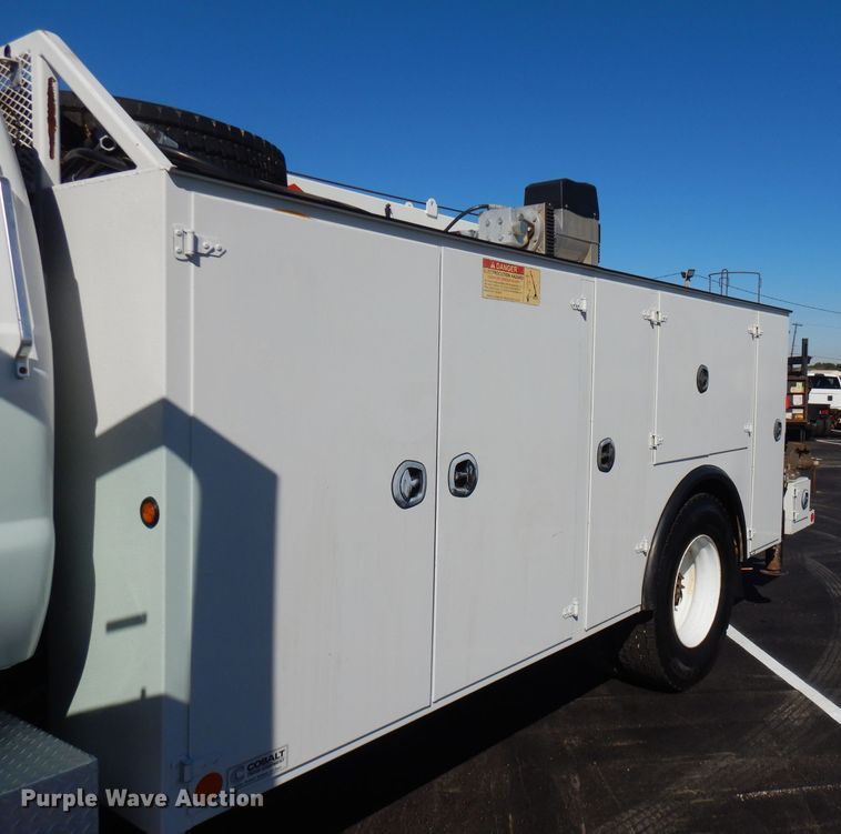 image for item FW9880 2008 Ford F750 Super Duty  service truck with crane