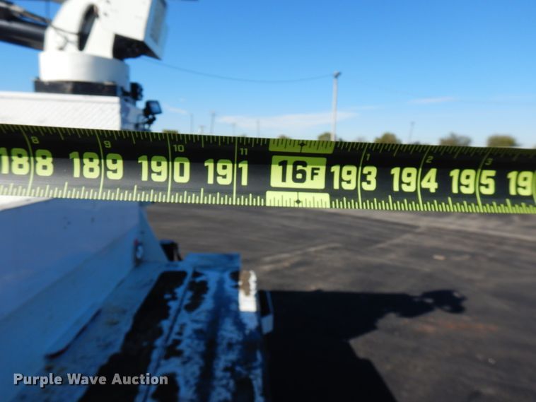 image for item FW9880 2008 Ford F750 Super Duty  service truck with crane