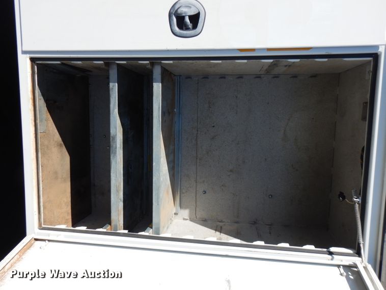 image for item FW9880 2008 Ford F750 Super Duty  service truck with crane