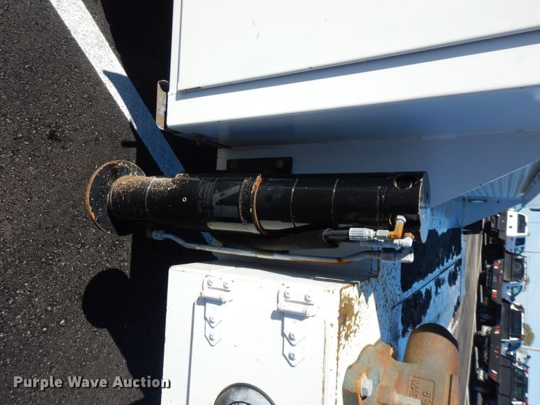 image for item FW9880 2008 Ford F750 Super Duty  service truck with crane