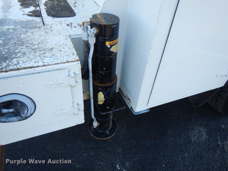 image for item FW9880 2008 Ford F750 Super Duty  service truck with crane