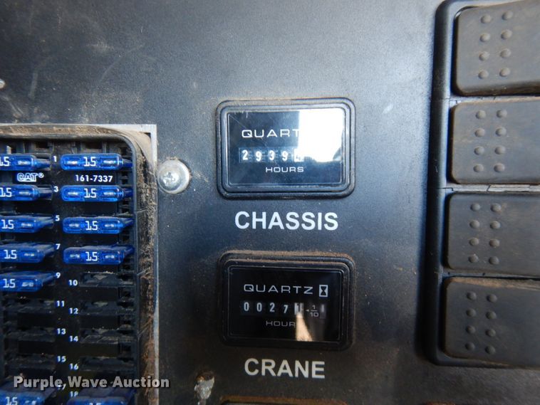 image for item FW9880 2008 Ford F750 Super Duty  service truck with crane